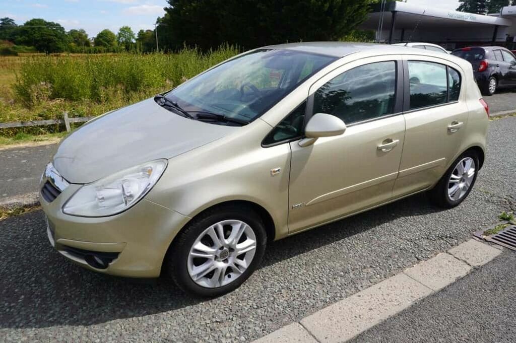 Vauxhall Corsa Design 16V Gold #2