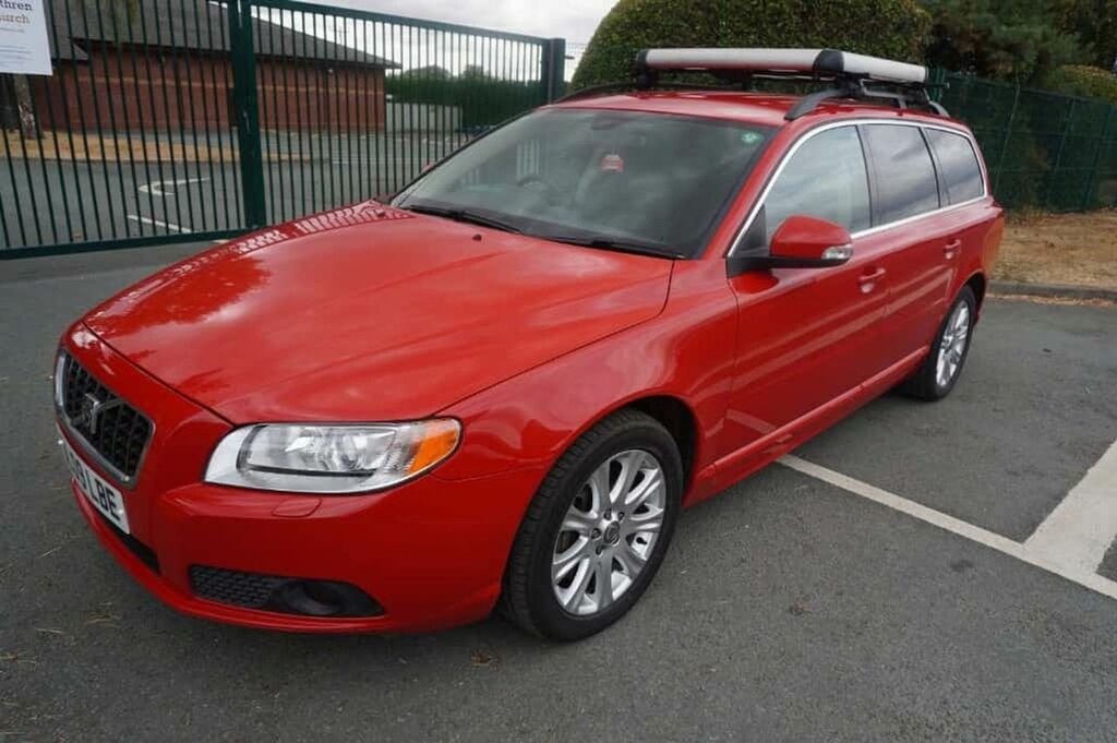 Volvo V70 2.4Cc T5 Se Lux...only 15866 Miles Red #3