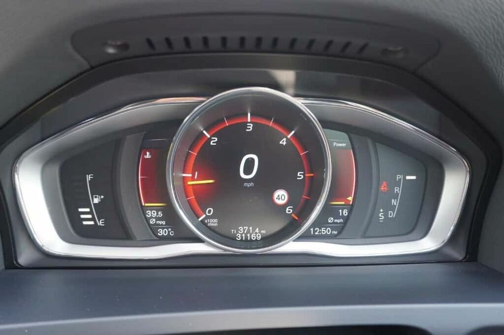 Volvo V60 2015 2.0 D4 Business Edition Estate Man Red #16