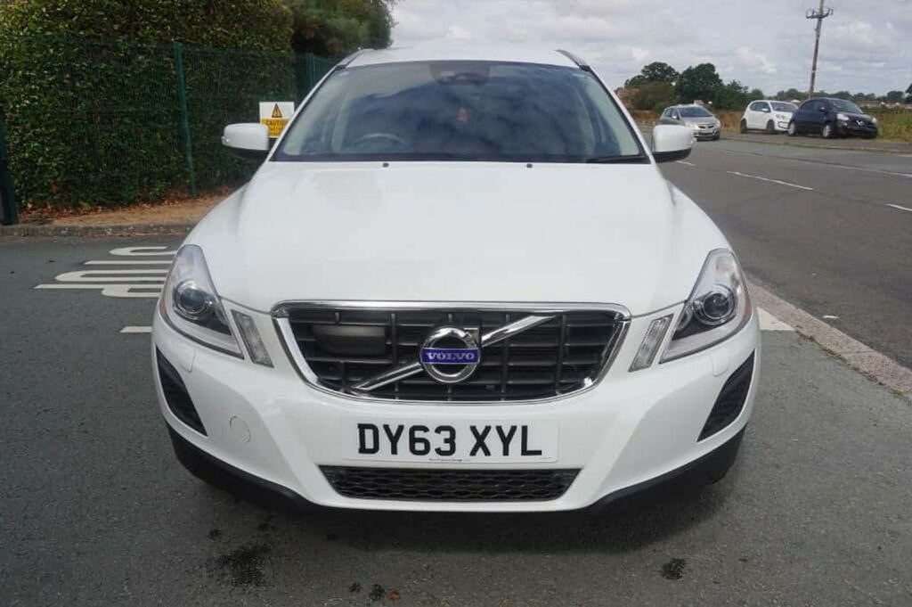 Volvo XC60 2.0 T5 Se Lux Safety Package White #2
