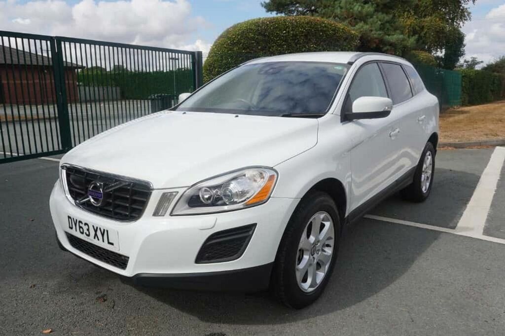 Volvo XC60 2.0 T5 Se Lux Safety Package White #3