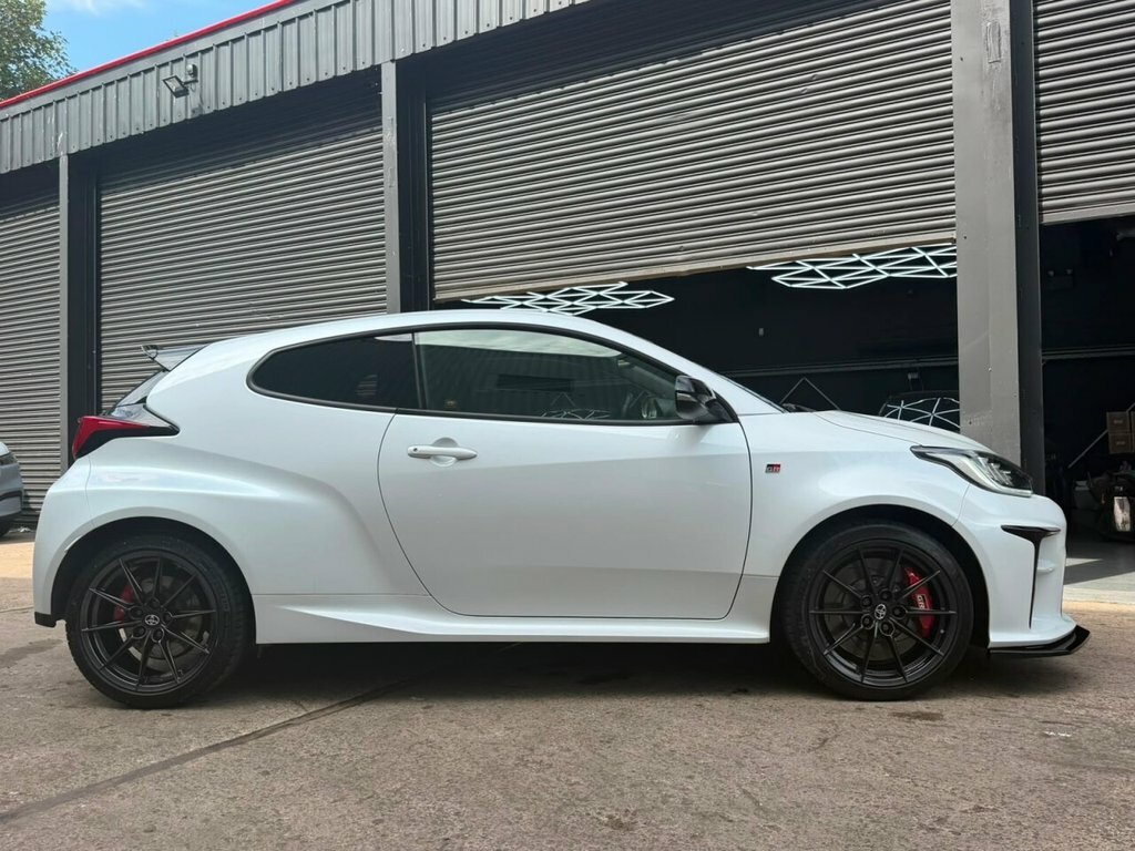 Toyota Yaris 1.6T Gr Circuit Hatchback Awd Eu MK71KUU White #4