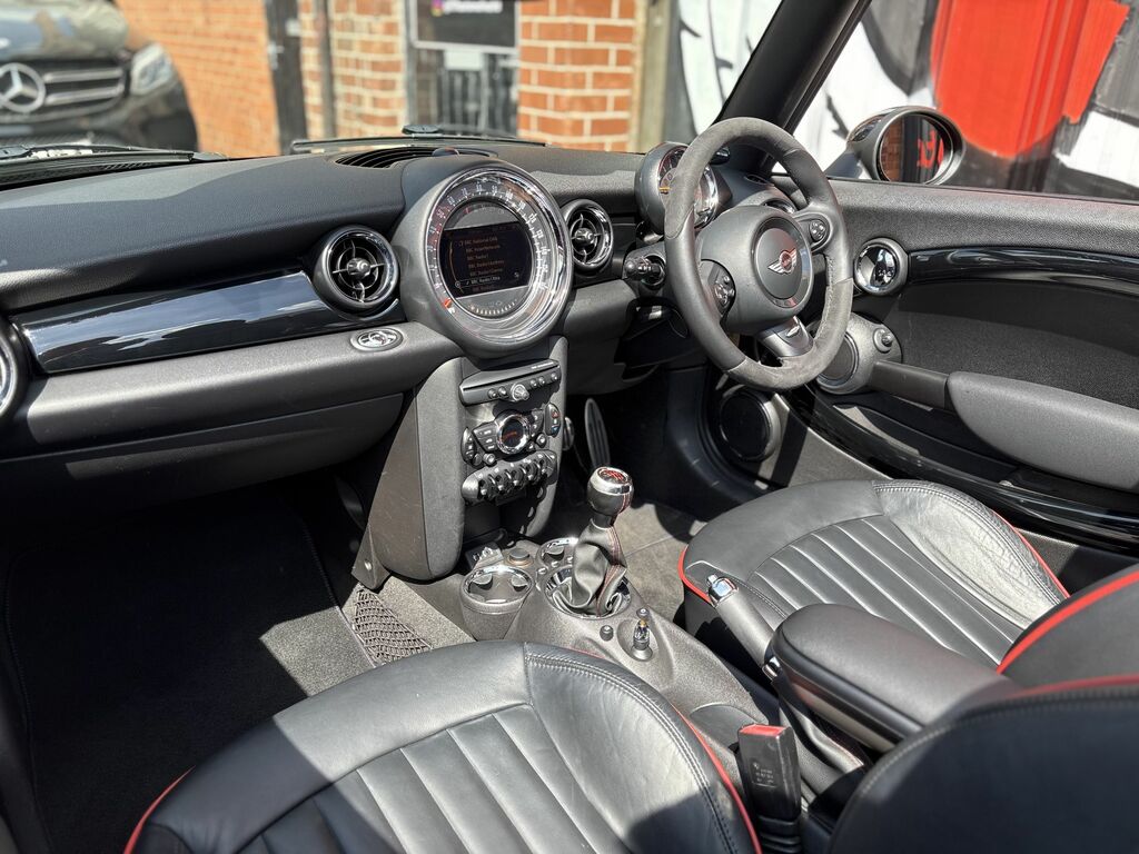 Mini Convertible 2014 1.6 John Cooper Works Convertible Black #4