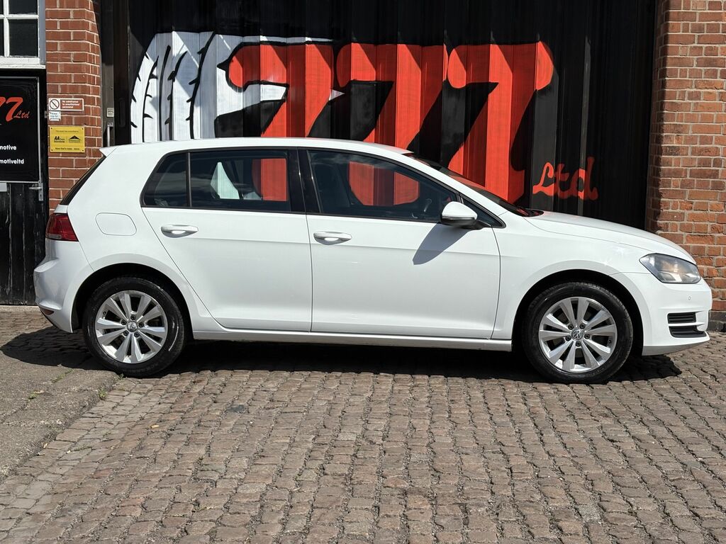 Volkswagen Golf 2013 1.4 Tsi Bluemotion Tech Se Hatchback Petr White #2