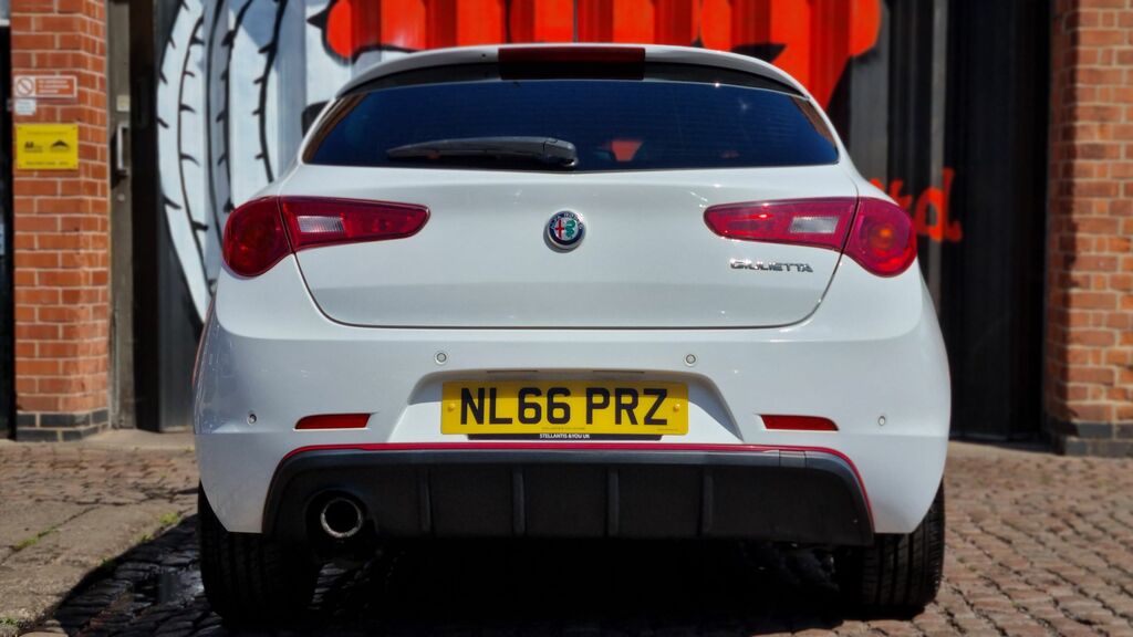 Alfa Romeo Giulietta 2016 1.4 Tb Multiair Speciale Hatchback White #6