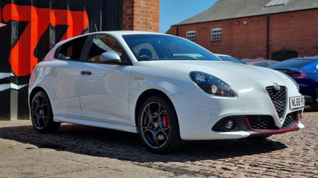 Alfa Romeo Giulietta 2016 1.4 Tb Multiair Speciale Hatchback White #4
