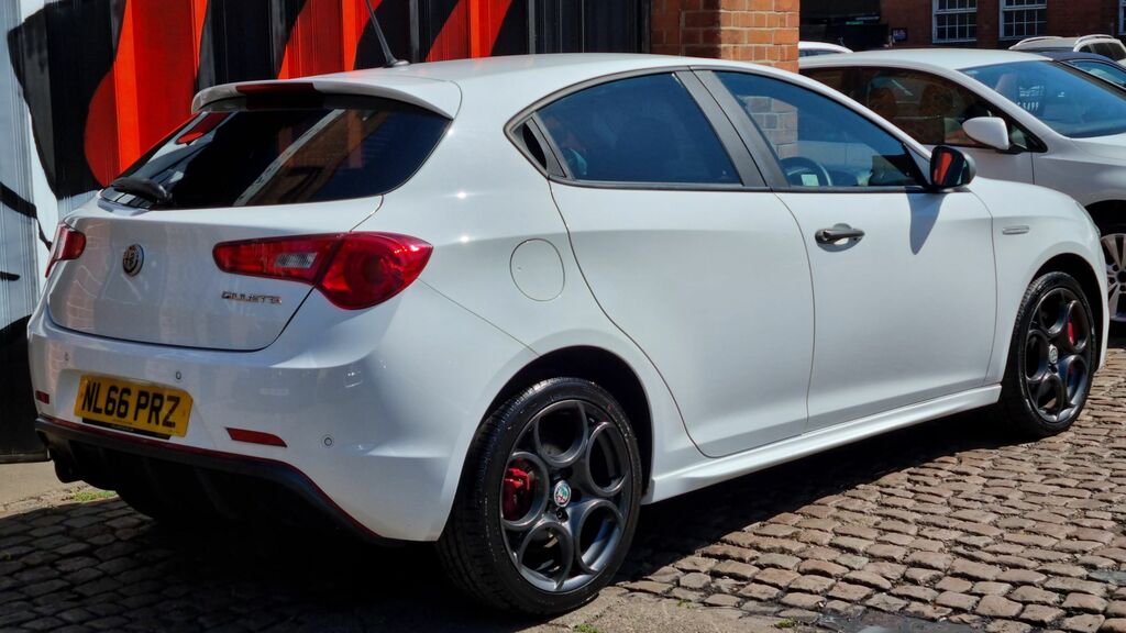 Alfa Romeo Giulietta 2016 1.4 Tb Multiair Speciale Hatchback White #5