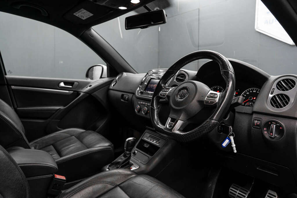 Volkswagen Tiguan R-line Edition Tdi Bluemotion Technology 4Motion S RF65UOJ #2