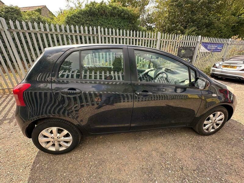 Toyota Yaris 1.3 Vvt-i Tr Black #6