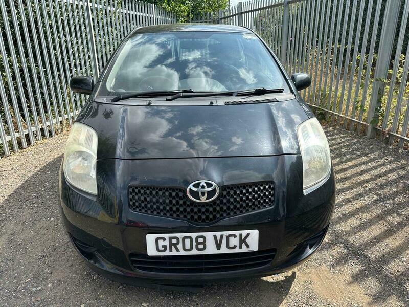 Toyota Yaris 1.3 Vvt-i Tr Black #2