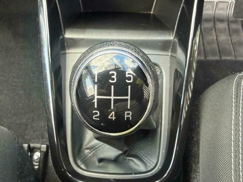 Suzuki Grand Vitara Kuro White #19