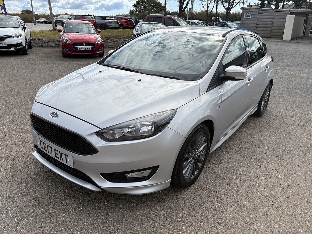Ford Focus 1.0T Ecoboost Titanium X Estate Silver #1