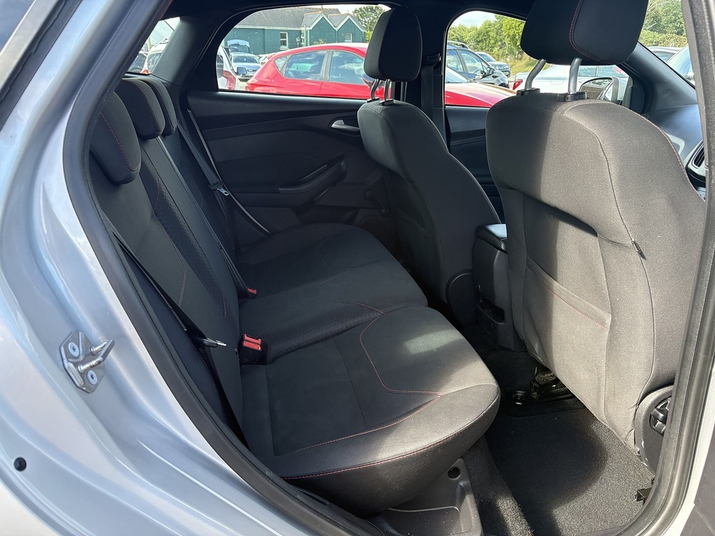 Ford Focus 1.0T Ecoboost Titanium X Estate Silver #8