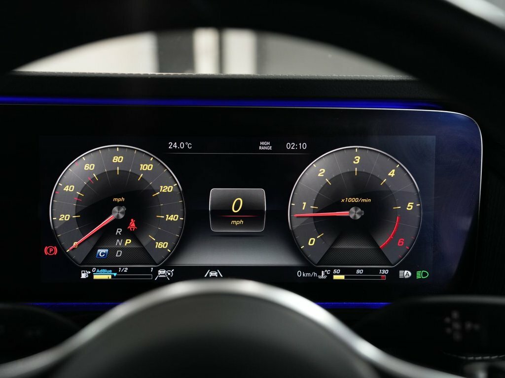 Mercedes-Benz G Class G63 Carbon Edition 9G-tronic Black #44