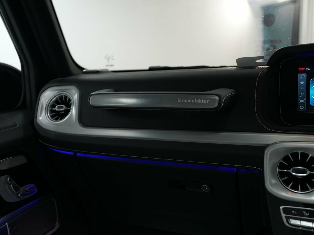 Mercedes-Benz G Class G63 Carbon Edition 9G-tronic Black #34
