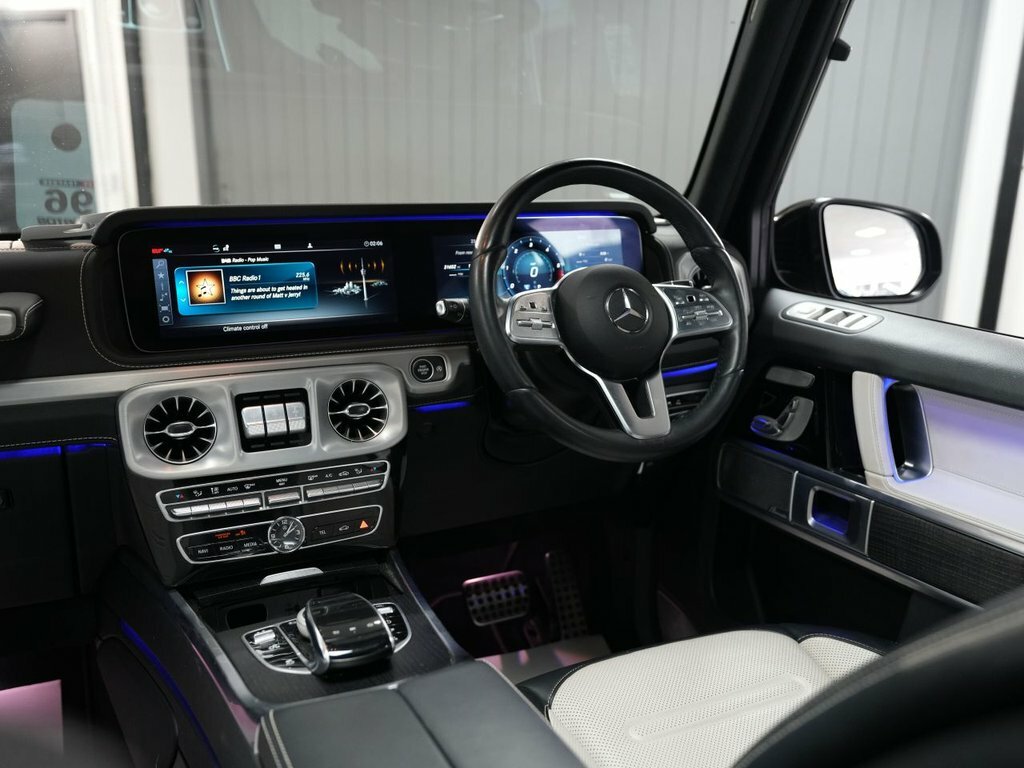 Mercedes-Benz G Class G63 Carbon Edition 9G-tronic Black #31