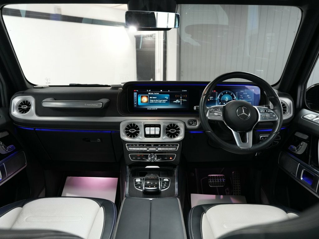 Mercedes-Benz G Class G63 Carbon Edition 9G-tronic Black #32