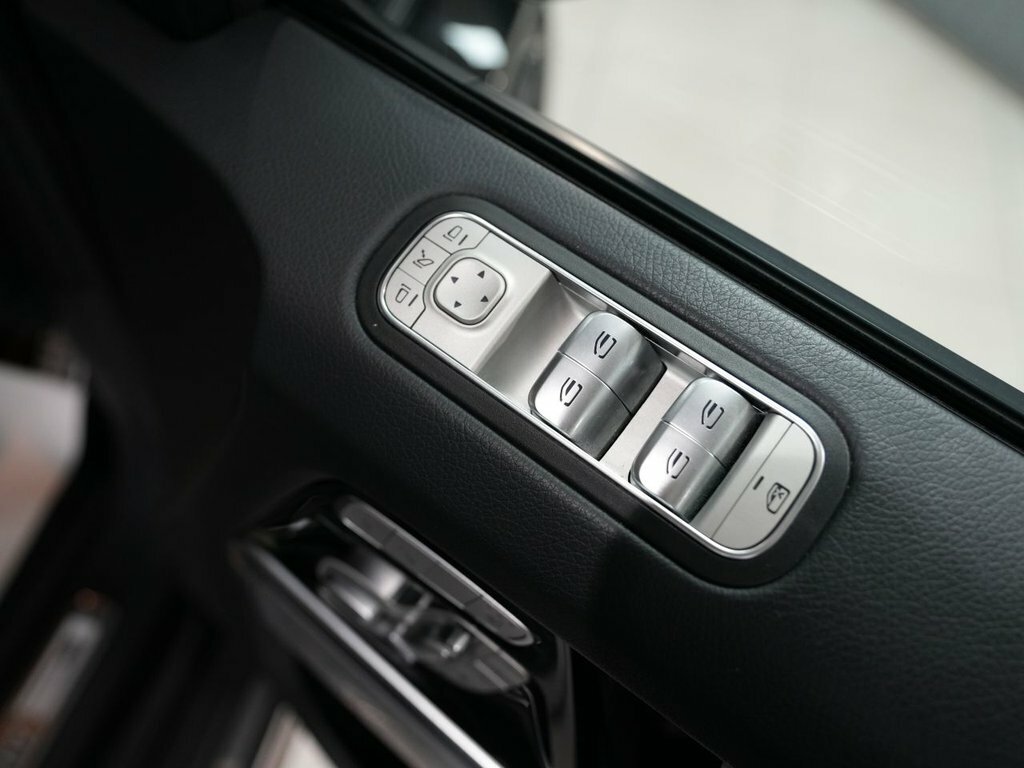 Mercedes-Benz G Class G63 Carbon Edition 9G-tronic Black #15