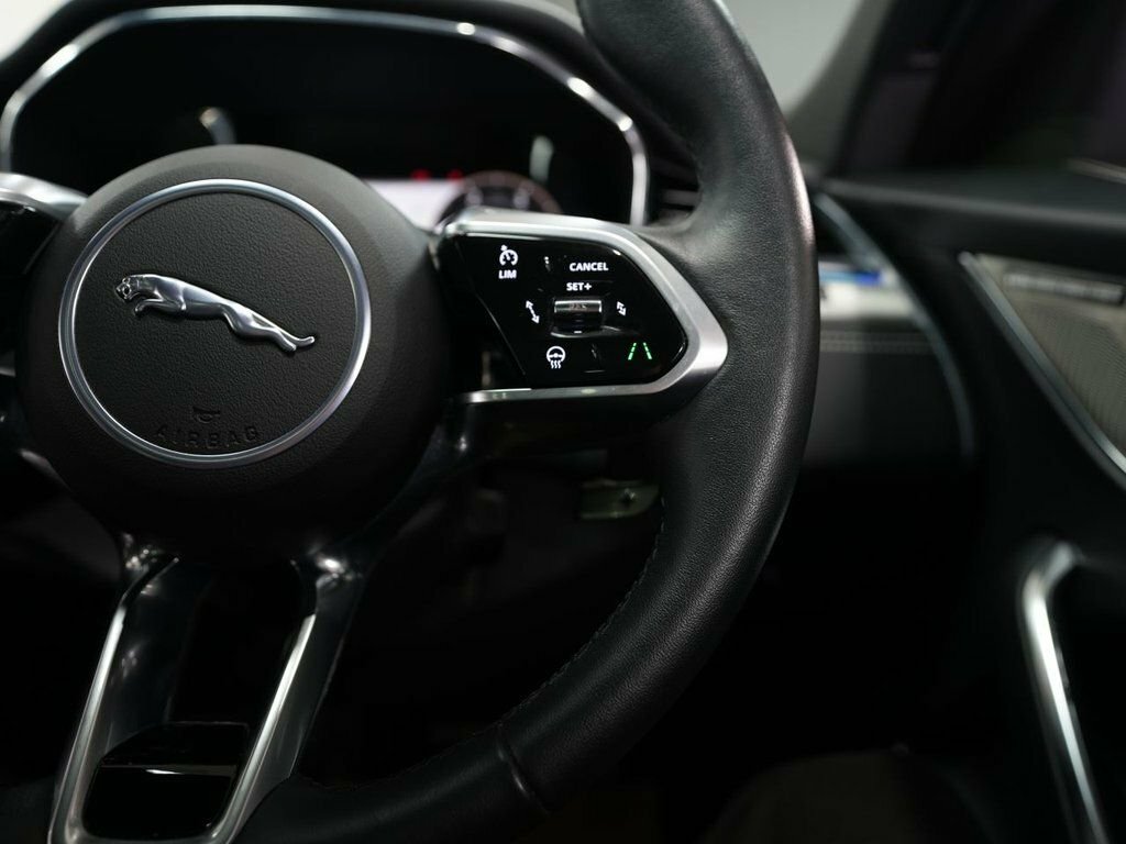 Jaguar F-Pace Jaguar 5.0 V8 550 Svr Awd Estate Red #24