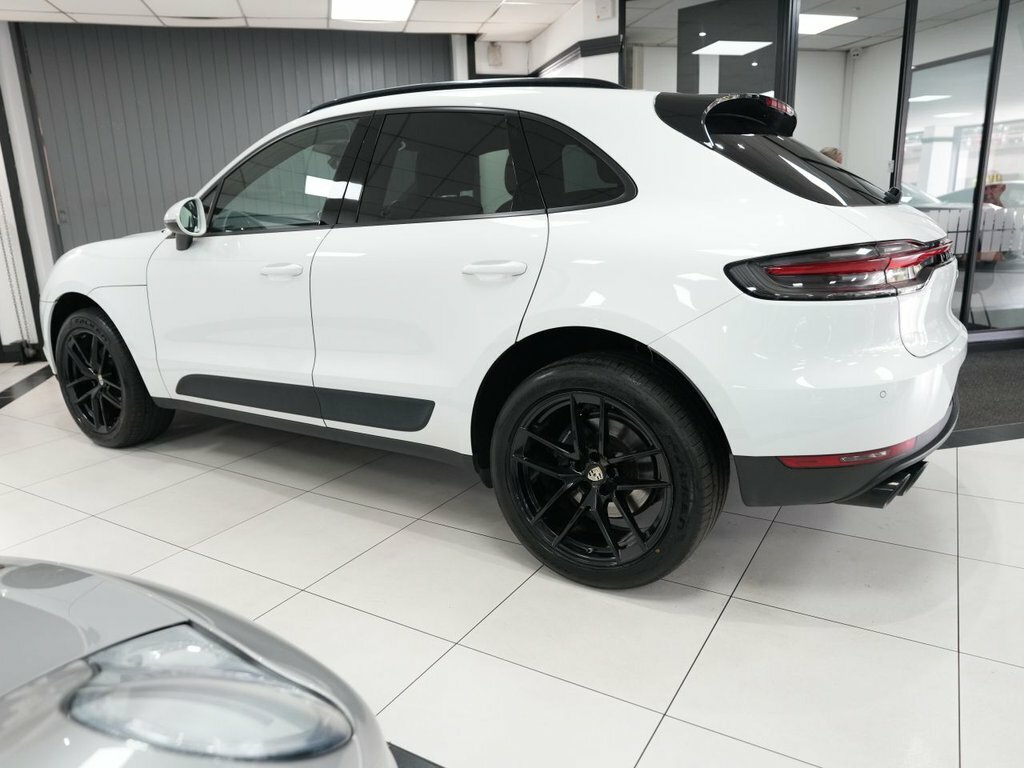 Porsche Macan 2L Null White #6