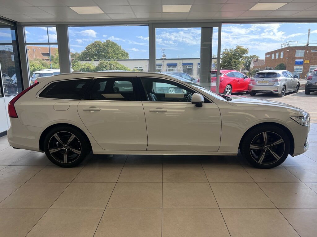 Volvo V90 2.0 R-design D4 White #4