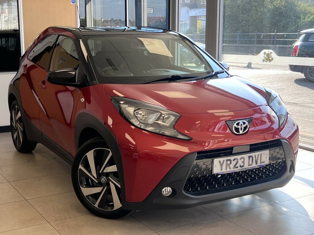 Toyota Aygo X 1.0 Vvt-i Edge Red