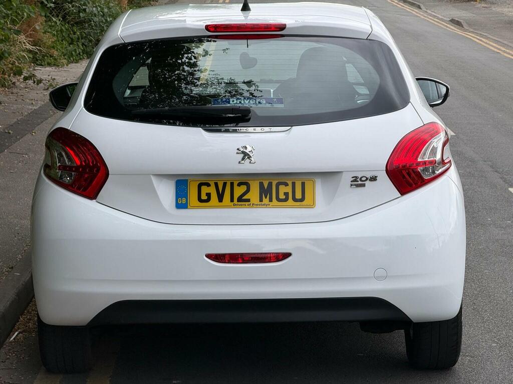 Peugeot 208 1.6 E-hdi Active Euro 5 Ss White #3