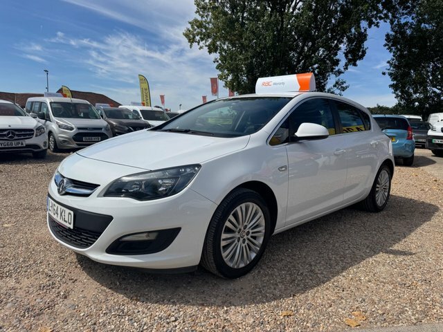 Vauxhall Astra 16V Excite Euro 5 White #2