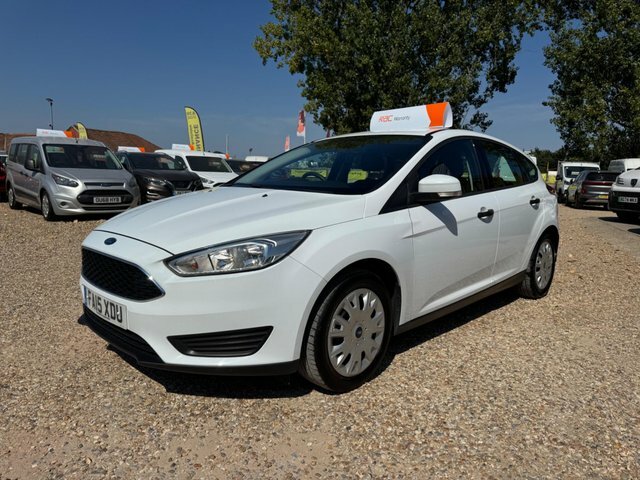 Ford Focus Studio 5dr White #2