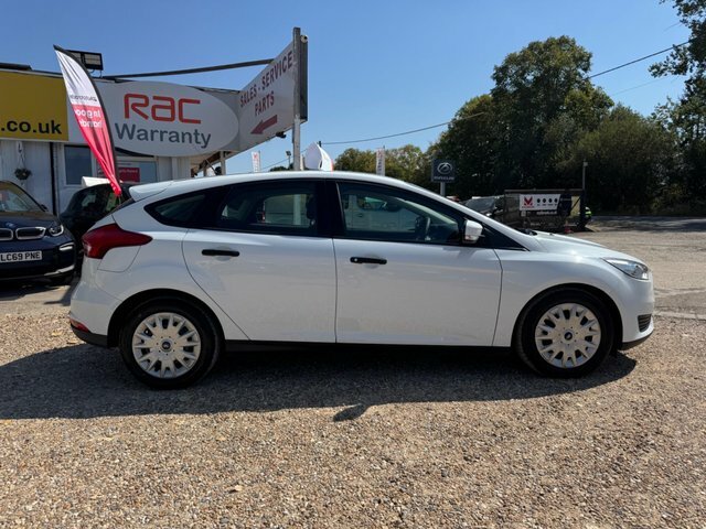 Ford Focus Studio 5dr White #4