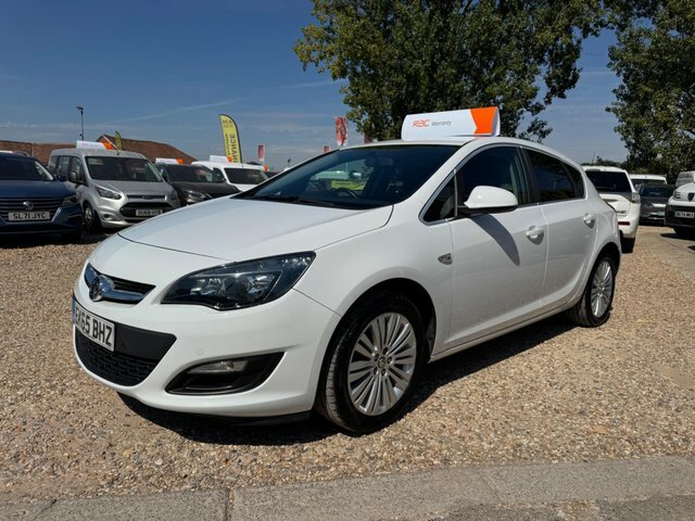 Vauxhall Astra Excite Euro 6 White #2