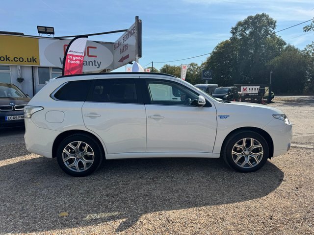 Mitsubishi Outlander 2.0H 12Kwh Gx3h Cvt 4Wd Euro 5 Ss White #12