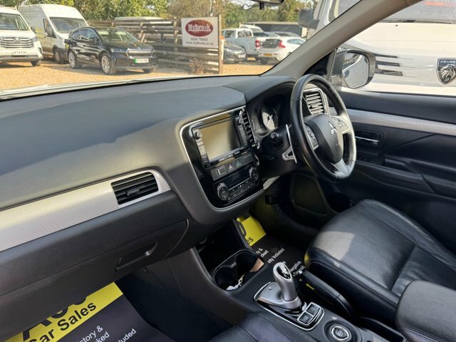 Mitsubishi Outlander 2.0H 12Kwh Gx3h Cvt 4Wd Euro 5 Ss White #27