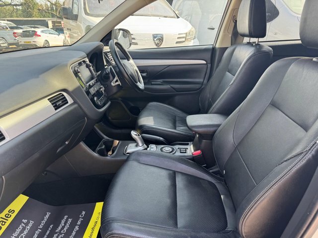 Mitsubishi Outlander 2.0H 12Kwh Gx3h Cvt 4Wd Euro 5 Ss White #26