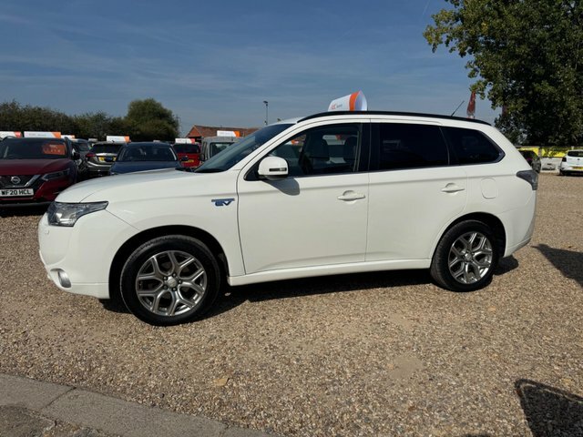 Mitsubishi Outlander 12Kwh Gx4h Cvt 4Wd White #2
