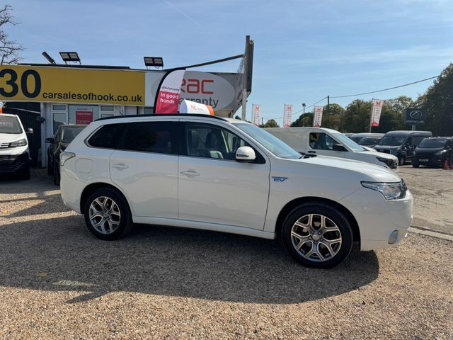 Mitsubishi Outlander 12Kwh Gx4h Cvt 4Wd White #3