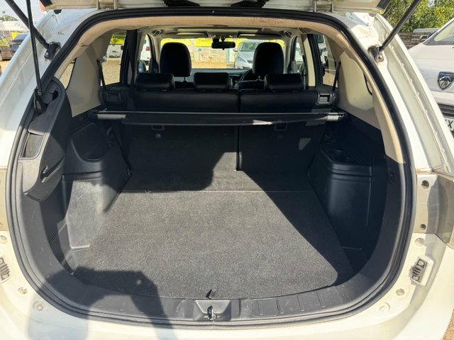 Mitsubishi Outlander 2.0H 12Kwh Gx3h Cvt 4Wd Euro 5 Ss White #24