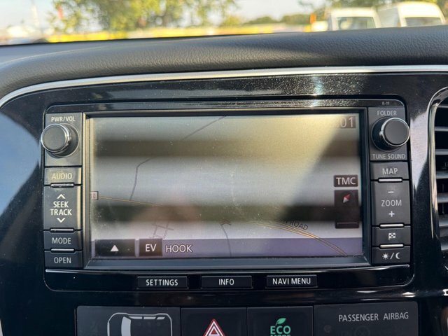 Mitsubishi Outlander 2.0H 12Kwh Gx3h Cvt 4Wd Euro 5 Ss White #28
