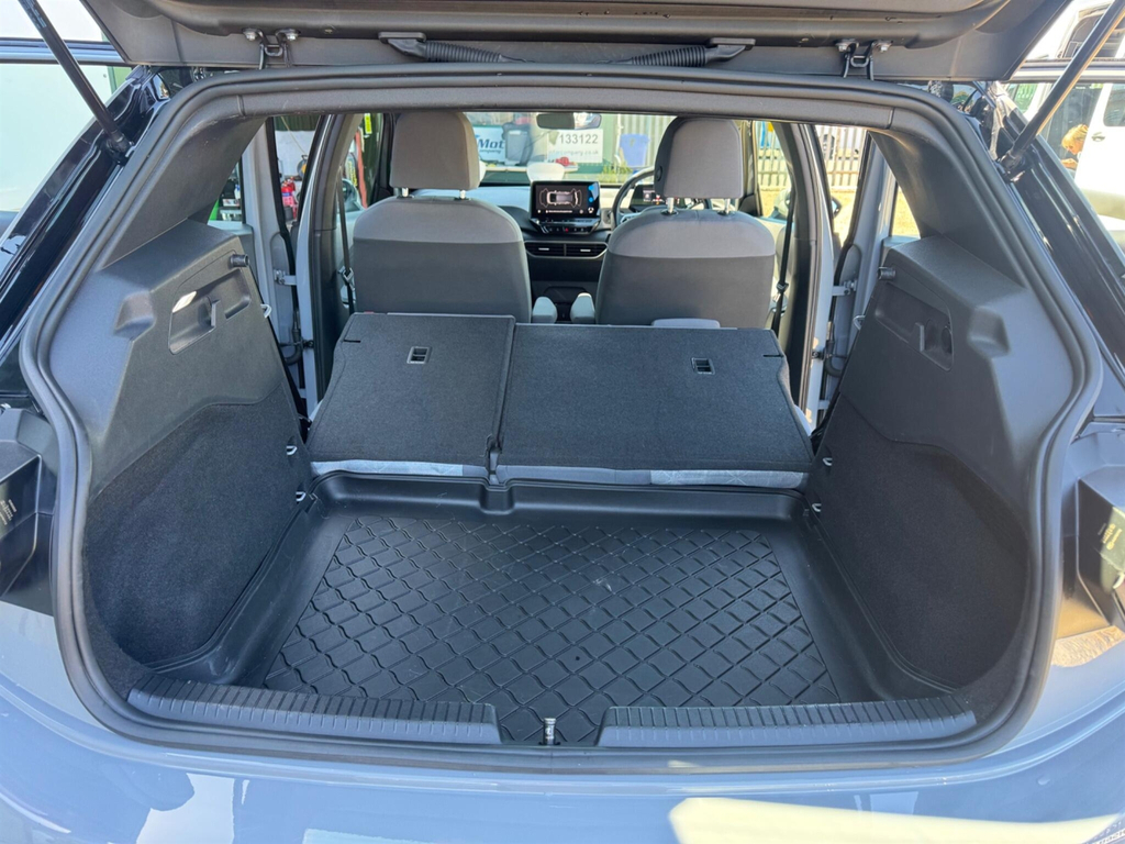 Volkswagen ID.3 Family 58Kwh Pro 145Ps 18 East White #31