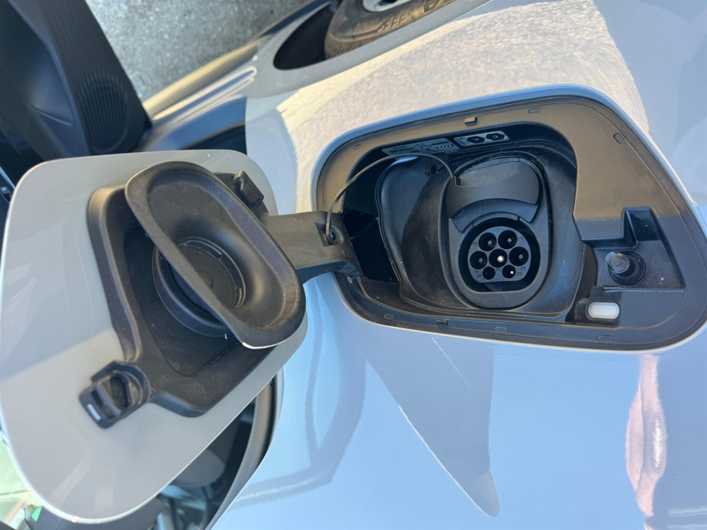 Volkswagen ID.3 Family 58Kwh Pro 145Ps 18 East White #21