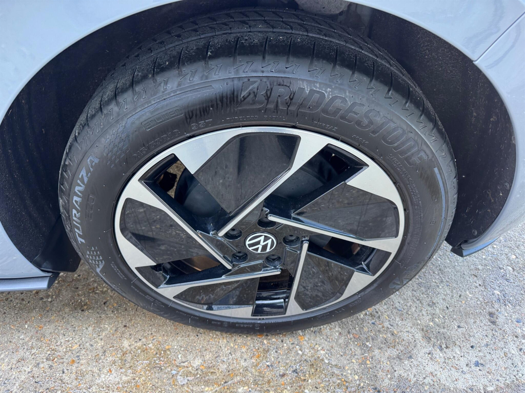 Volkswagen ID.3 Family 58Kwh Pro 145Ps 18 East White #25
