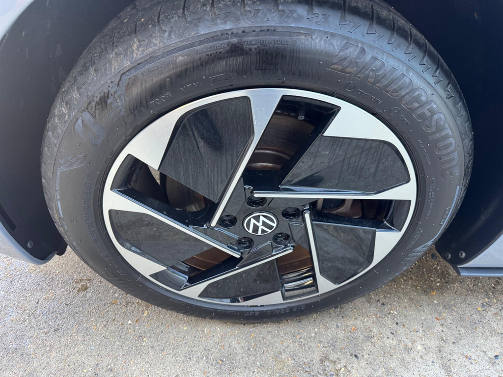 Volkswagen ID.3 Family 58Kwh Pro 145Ps 18 East White #24