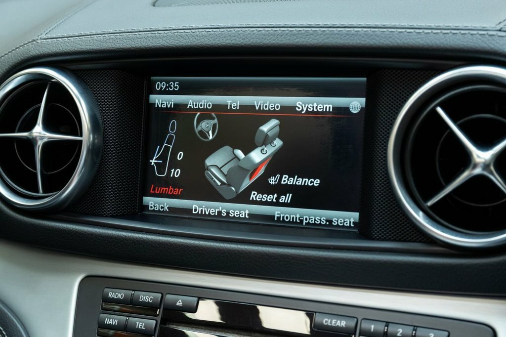 Mercedes-Benz SL Class Sl 400 Amg Sport #25
