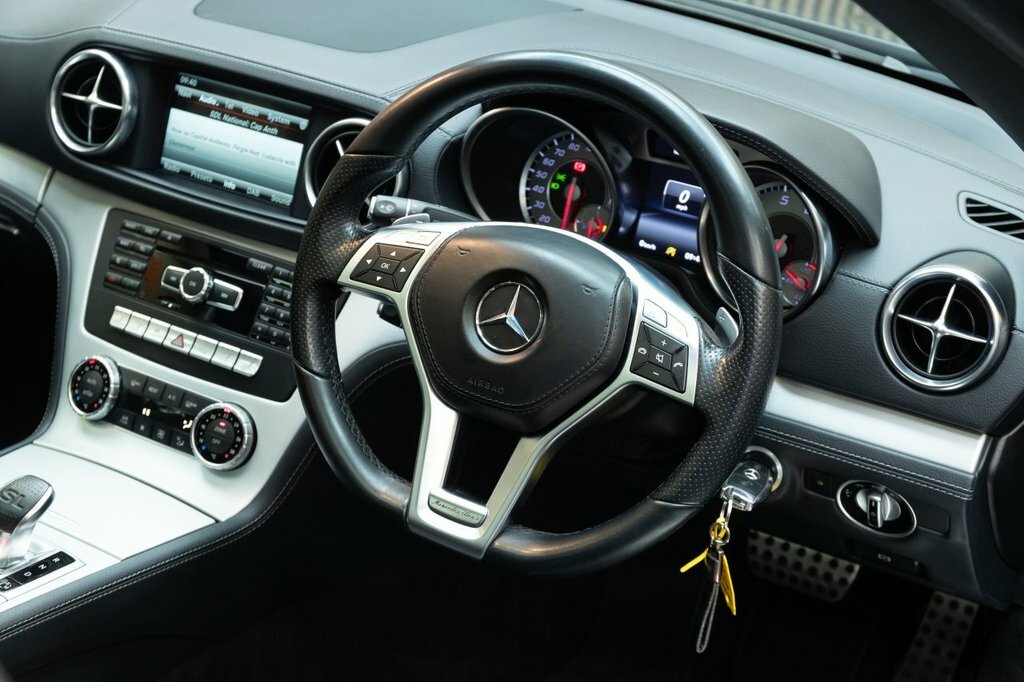 Mercedes-Benz SL Class Sl 400 Amg Sport #44
