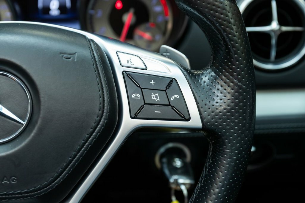 Mercedes-Benz SL Class Sl 400 Amg Sport #35