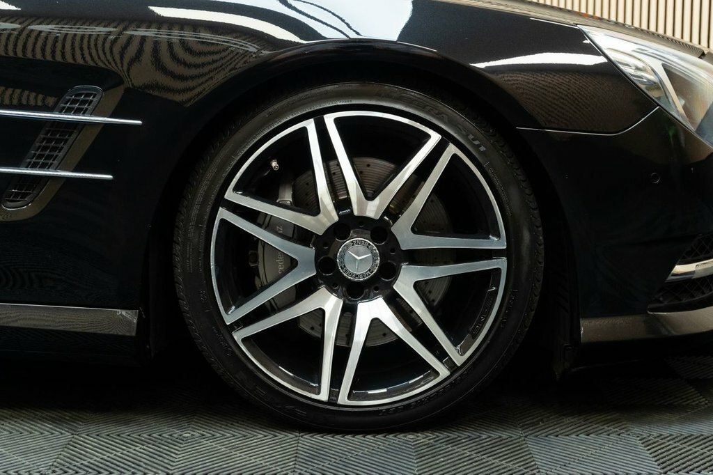 Mercedes-Benz SL Class Sl 400 Amg Sport #10