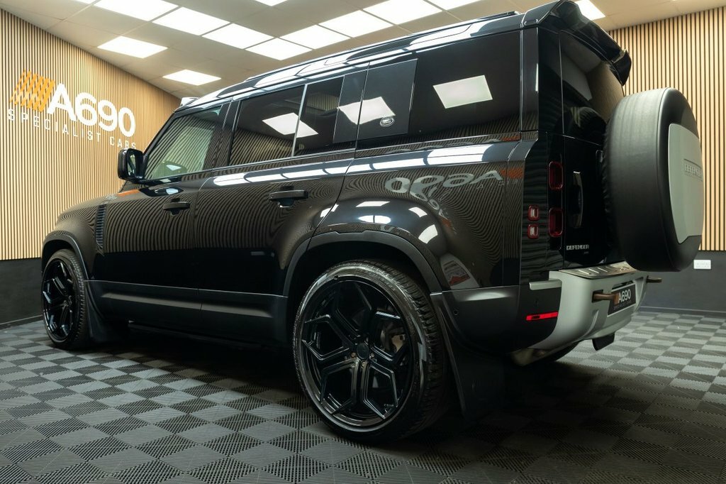 Land Rover Defender 110 3L Hse Black #5
