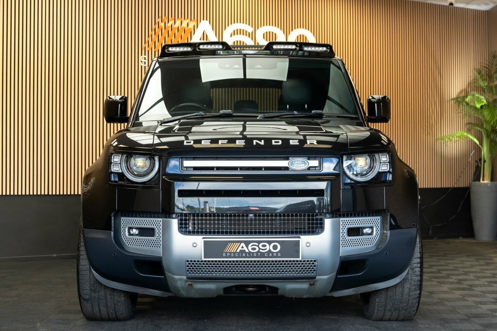 Land Rover Defender 110 3L Hse Black #2