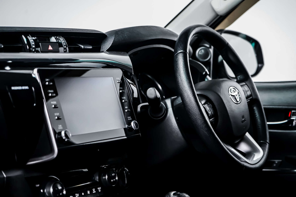 Toyota HILUX   #15