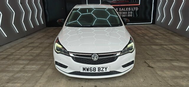Vauxhall Astra 1.6 Cdti Ecotec Blueinjection Tech Line Nav Hatchb MW68BZY White #4